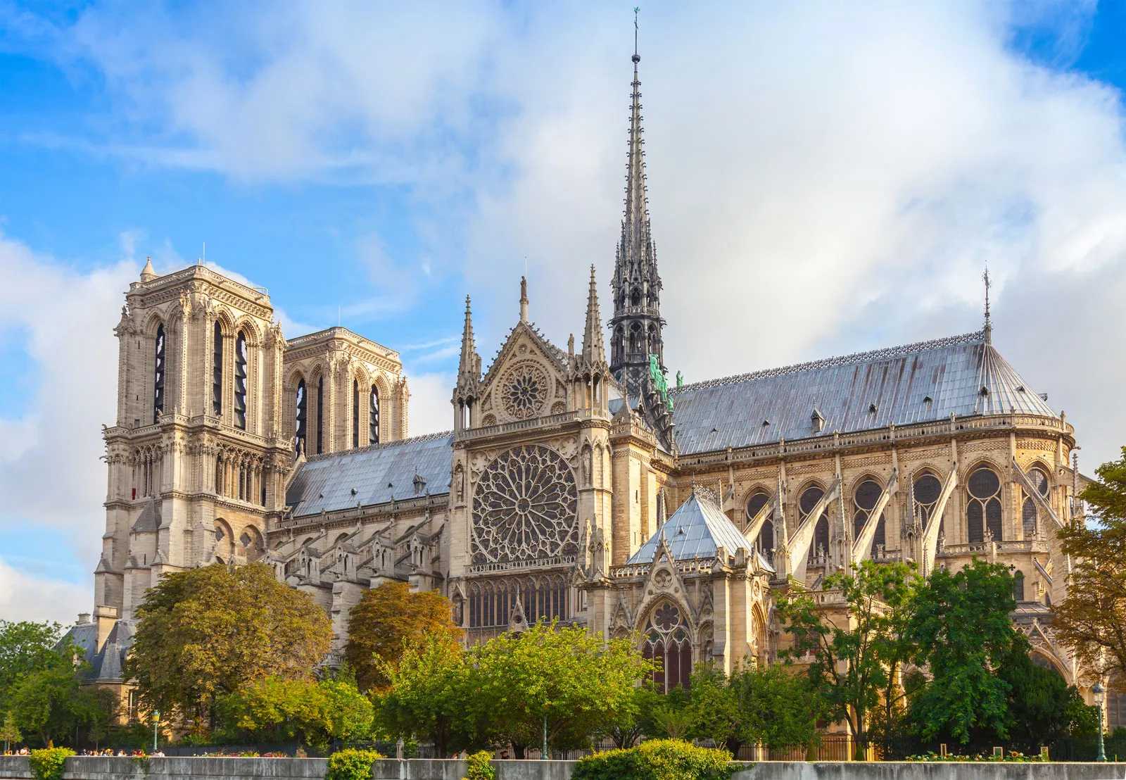 Cathédrale Notre-Dame de Paris : un Chef-d'œuvre Intemporel de l’architecture Gothique